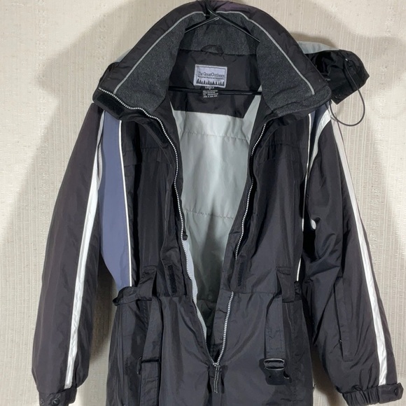 The Great Outdoors Snowsuit, skiing, snowboarding, snowmobiling- Size 8 - Picture 16 of 16